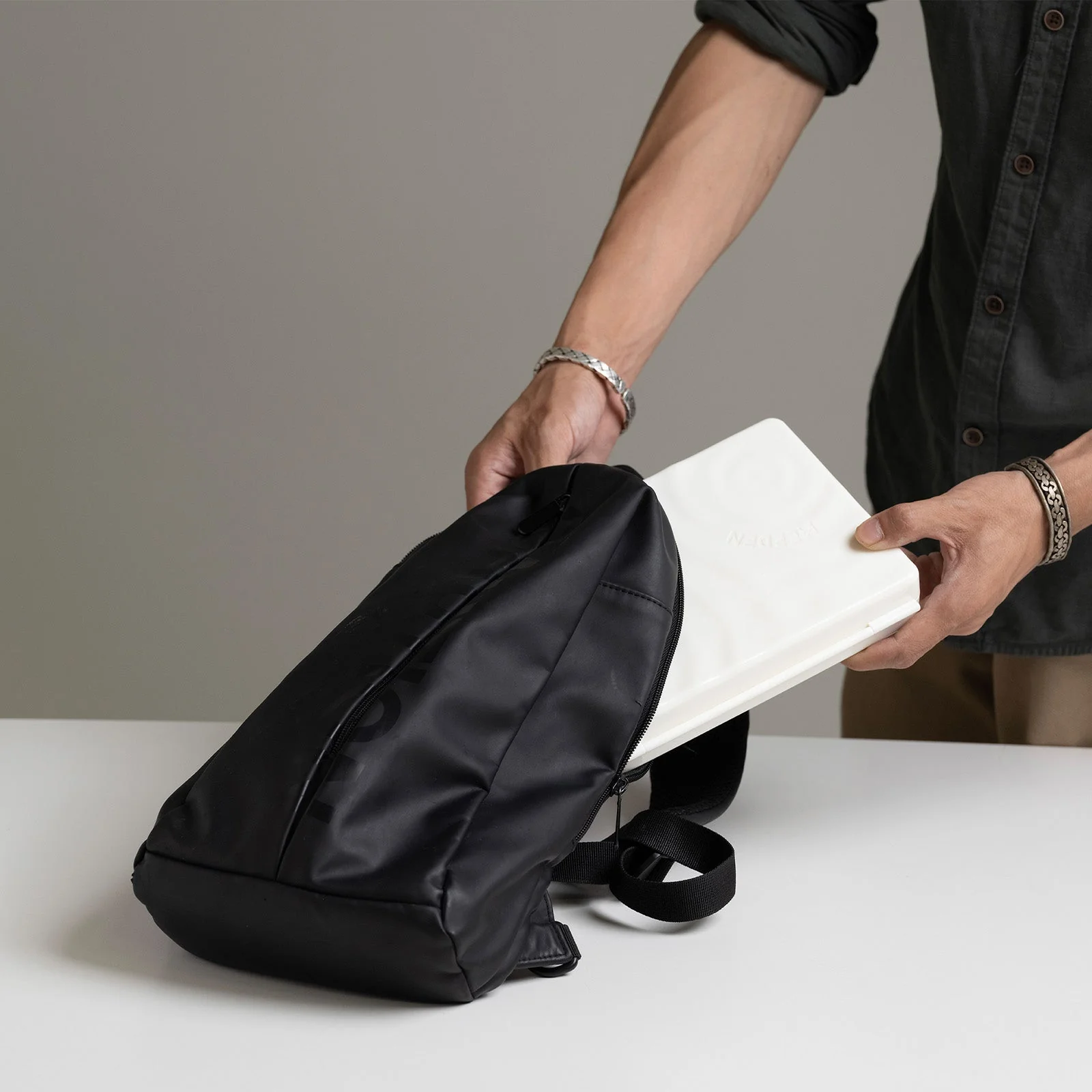 MEEDEN 48-Color Solid Watercolor Set - Image 10