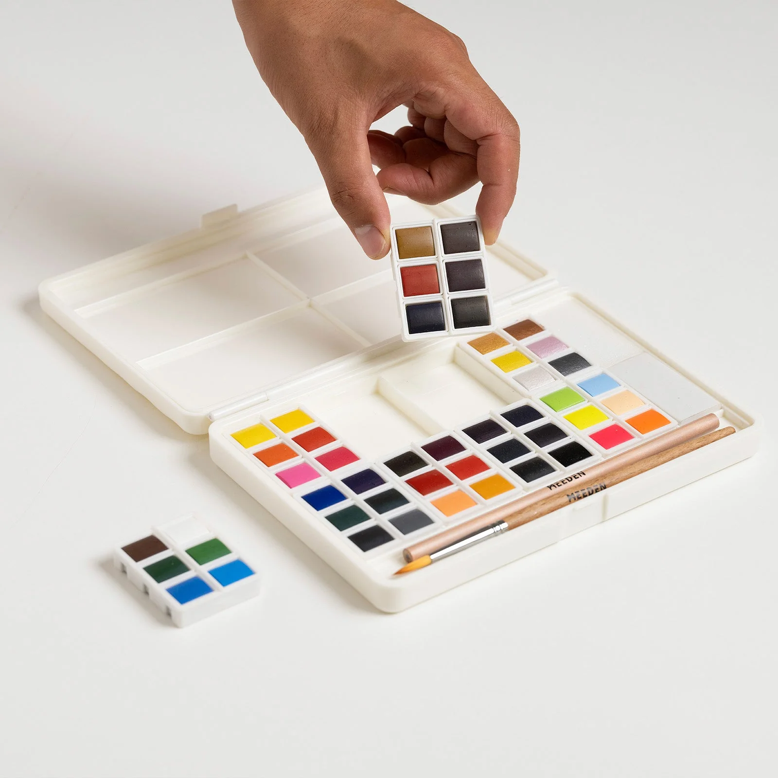 MEEDEN 48-Color Solid Watercolor Set - Image 7