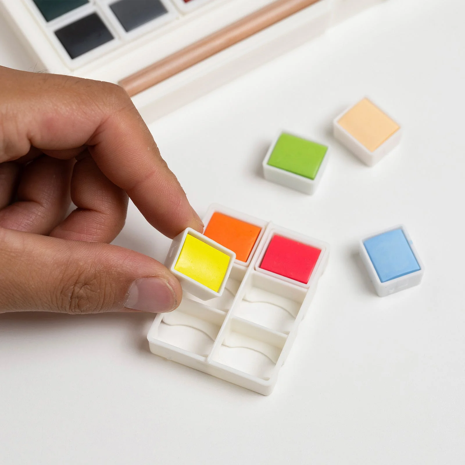 MEEDEN 96-Color Solid Watercolor Set - Image 8